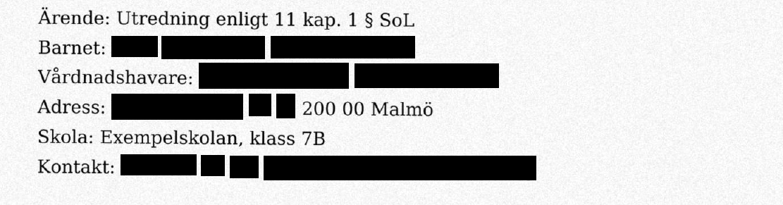 Samma utdrag. Svarta fält täcker hela personnummer, namn, adress, telefonnummer och e-postadress. Bara skolans namn är kvar.